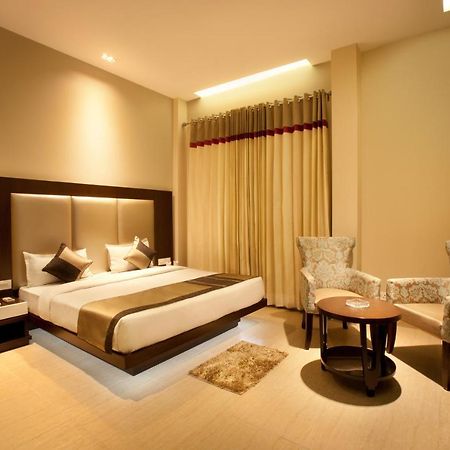 Hotel Samrat Heavens Meerut Buitenkant foto